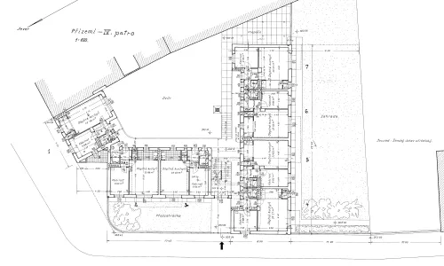 C367 Pavlačový dům s malými byty 